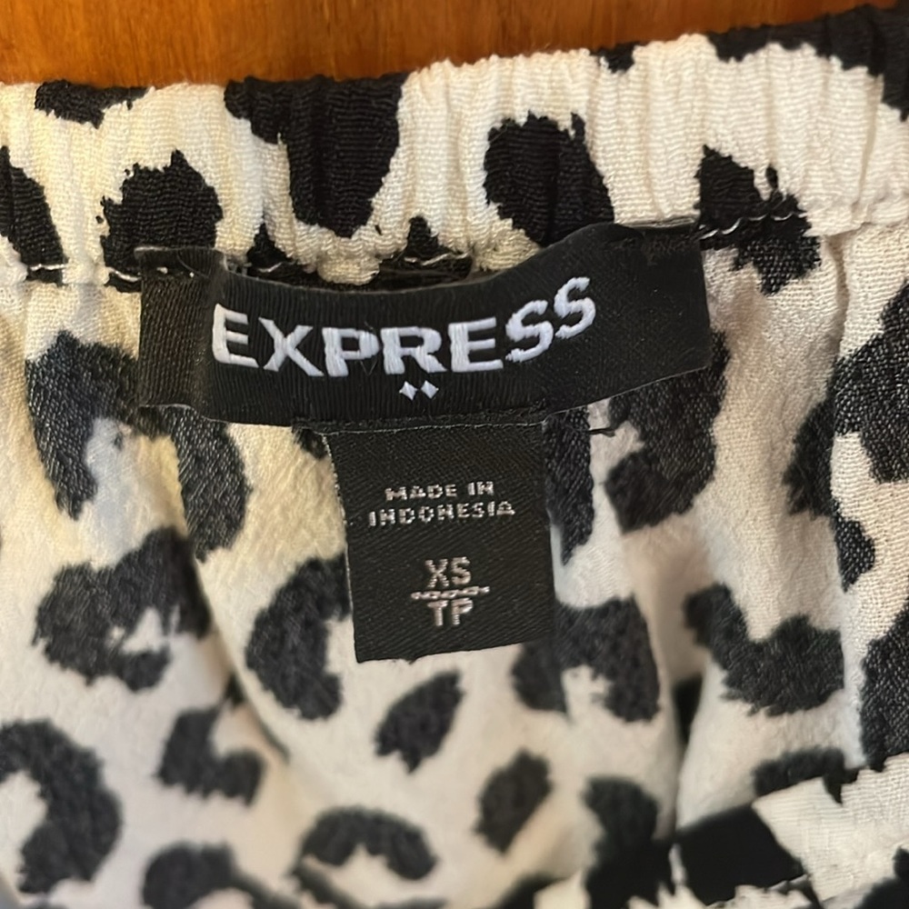 Express Tank Top - Picture 2 of 3